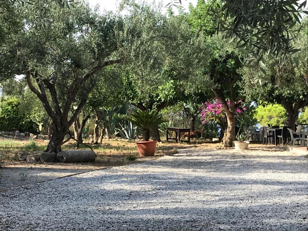 L'Ulivo In Villa Greco Tindari Dış mekan fotoğraf